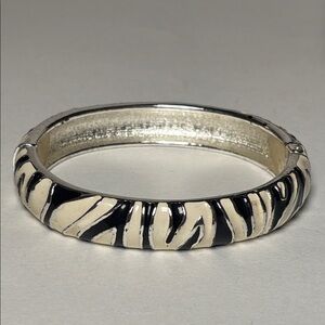Black and Cream Enamel Zebra Pattern Silver Tone Oval Bangle Bracelet